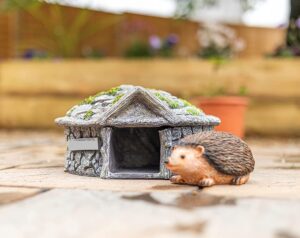 Traditional Hedgehog House and Hibernation Shelter with Grey Grass Effect - Eye Catching and Predator Proof Habitat Hobbit Home Secure Hideaway for Garden Hedgehogs Wildlife